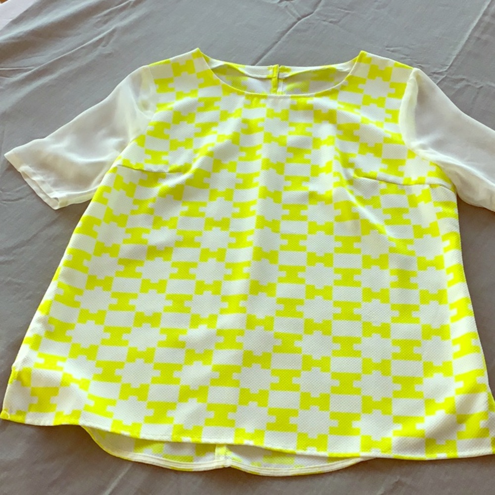 Yellow print short sleeve blouse?